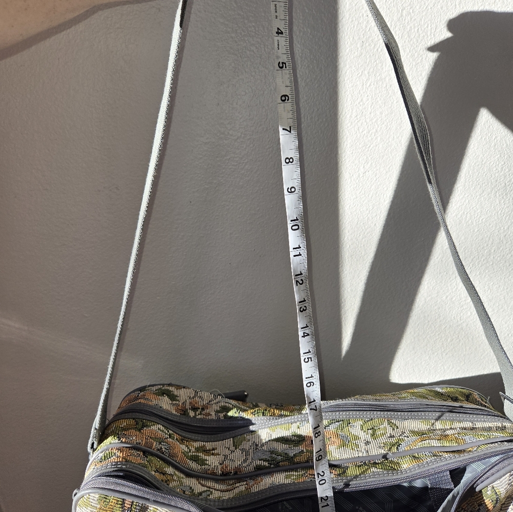 Large Vintage Jordache Floral Tapestry Duffel Bag Carry-on Overnight Travel 80s - Picture 10 of 16